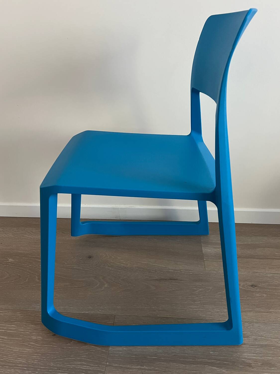 Vitra chair tip tone