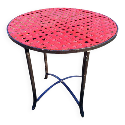 Table rouge en fer forgé 1930
