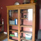 Vitrine bois et terracotta
