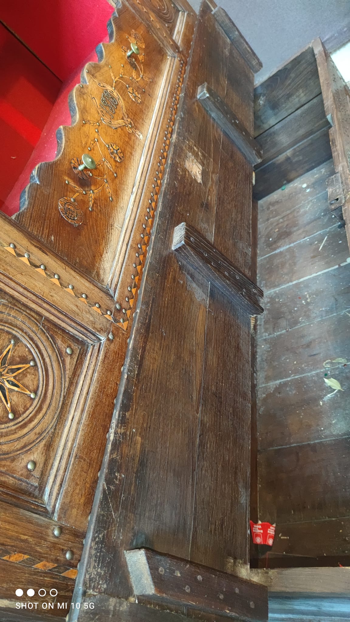 Two-part Breton chestnut cabinet dating from 1878