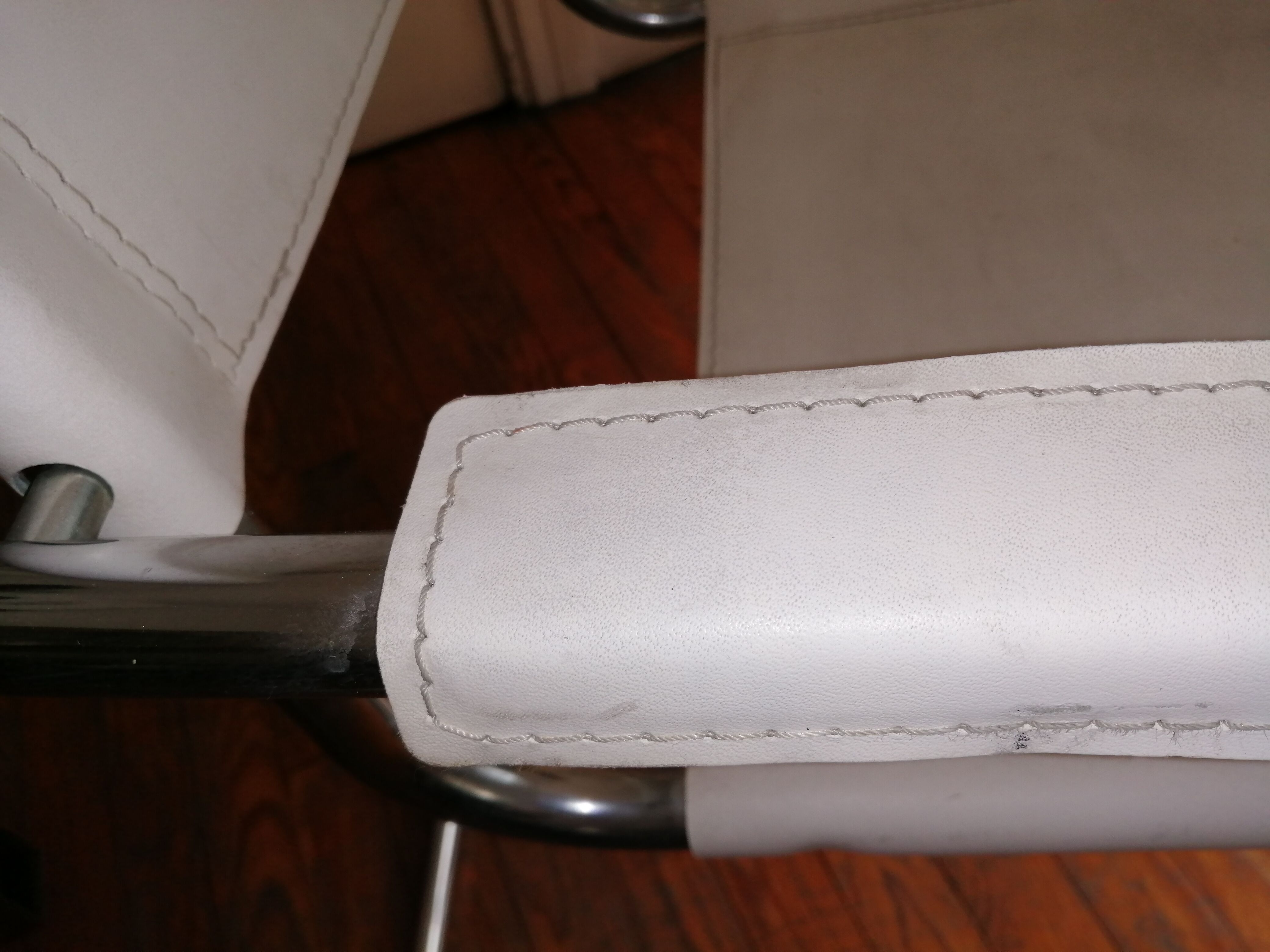 Paire de fauteuils des années 70