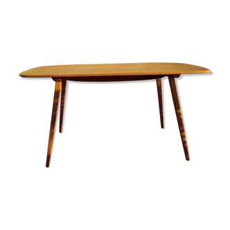 Dining fable of Ercol