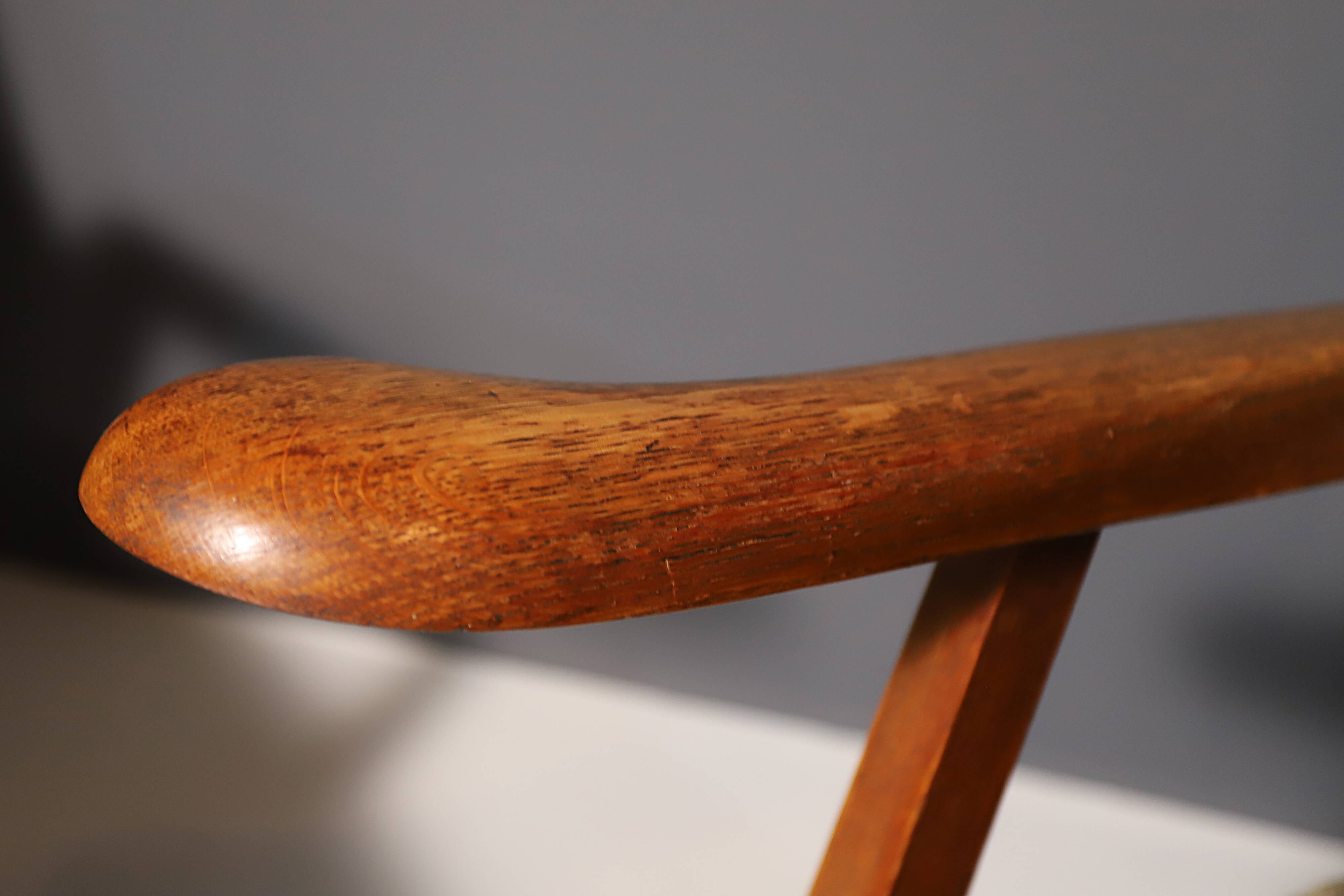 Paire de fauteuils du milieu du siècle, Tchécoslovaquie, vers les années 1940