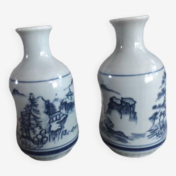Une paire de vase vintage en céramique chinoise signés
