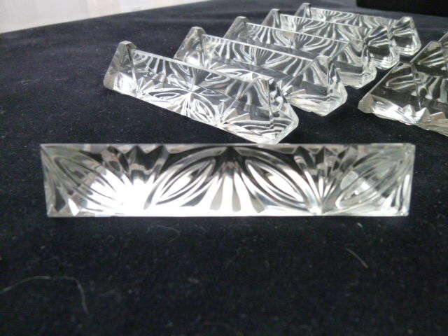 Box of 10 lead crystal knive holders