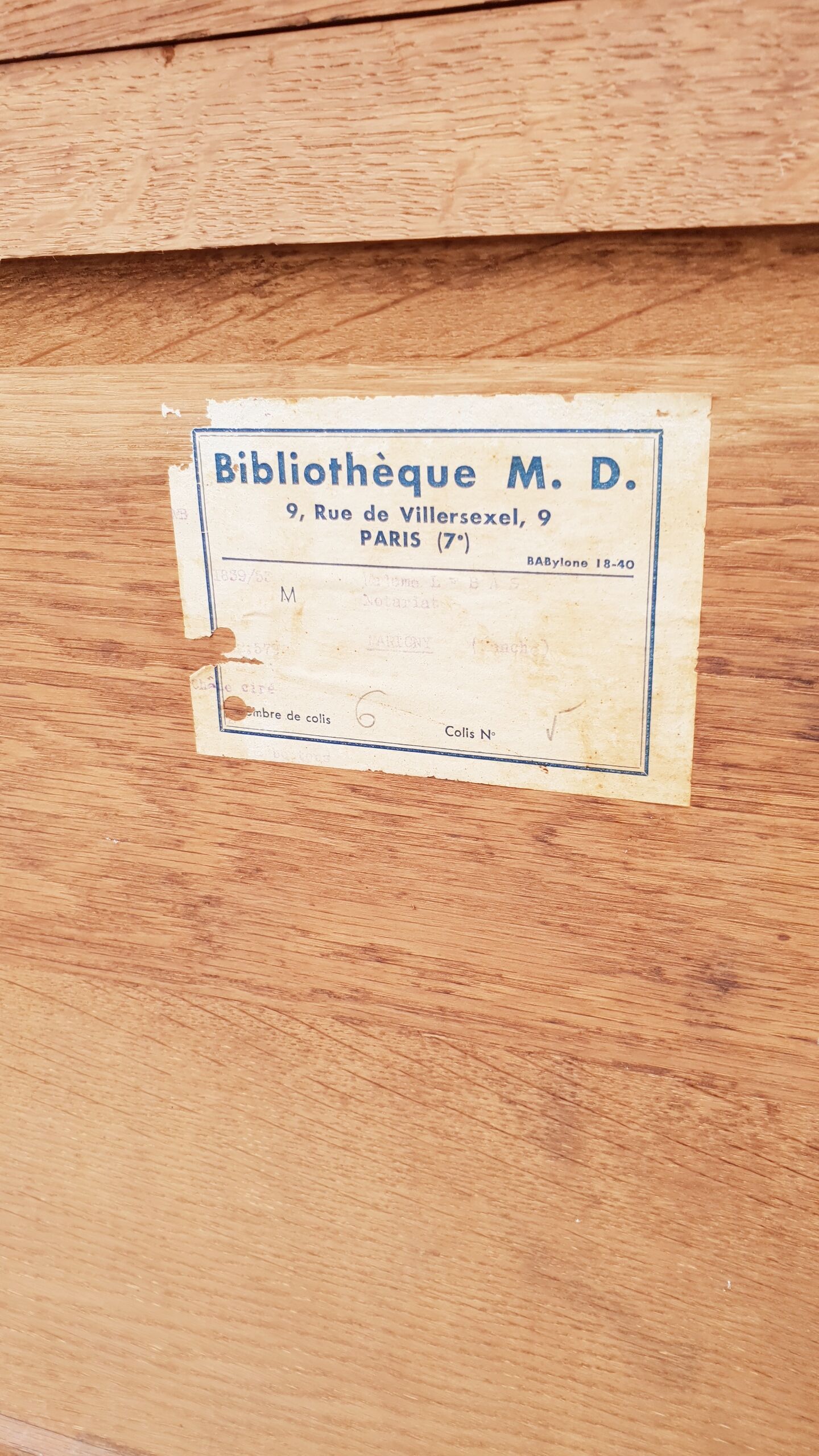 Vintage notary library
