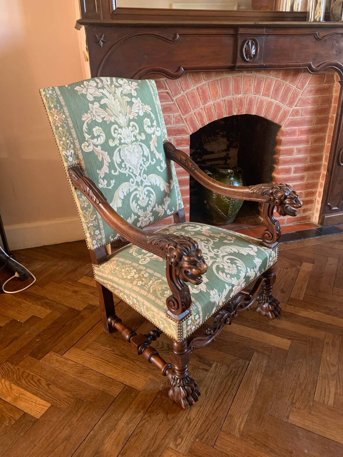 Paire de fauteuils 1900