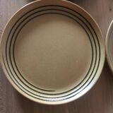 4 vintage stoneware plates