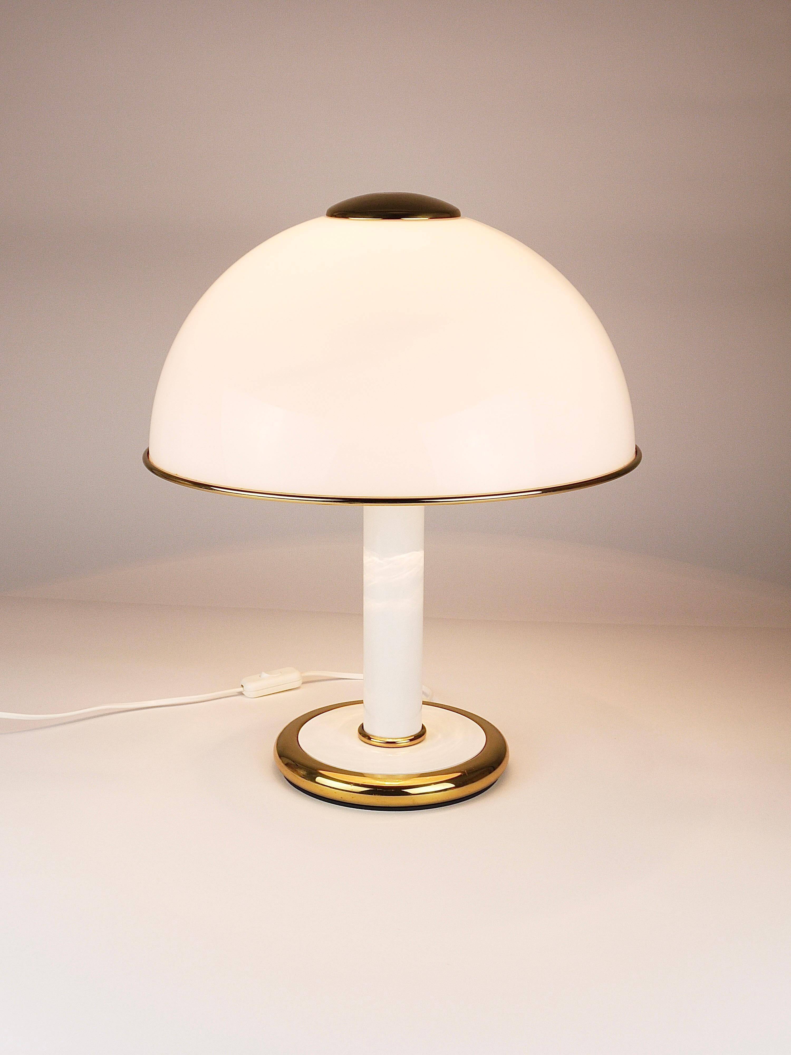 F. Fabbian Mushroom Table Lamp in White and Gold Murano Glass, Italy, 1970s