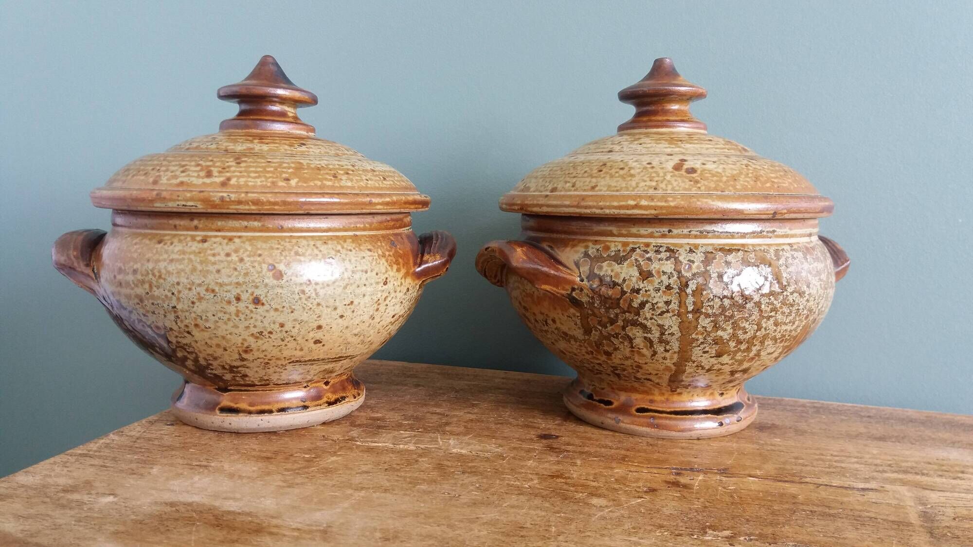 Soup bowls covered signed by Jean-Pierre Prud’homme in Puisaye stoneware.