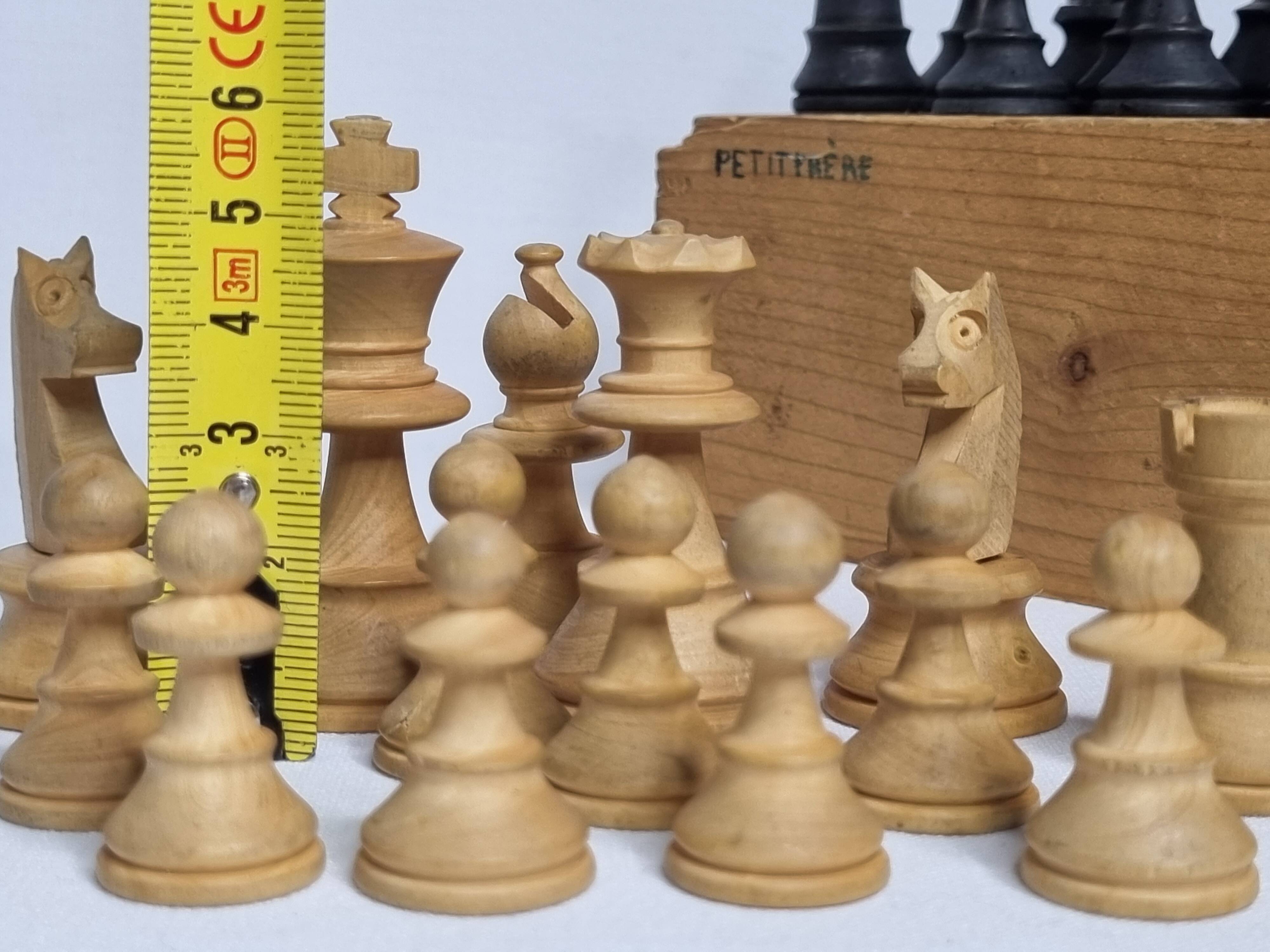 Antique Staunton Design Chess Set - Turned Wood Pieces (King 6cm)