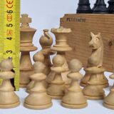 Antique Staunton Design Chess Set - Turned Wood Pieces (King 6cm)
