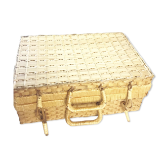 Picnic hut in blond wicker