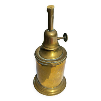 Oil lamp: Clamfor