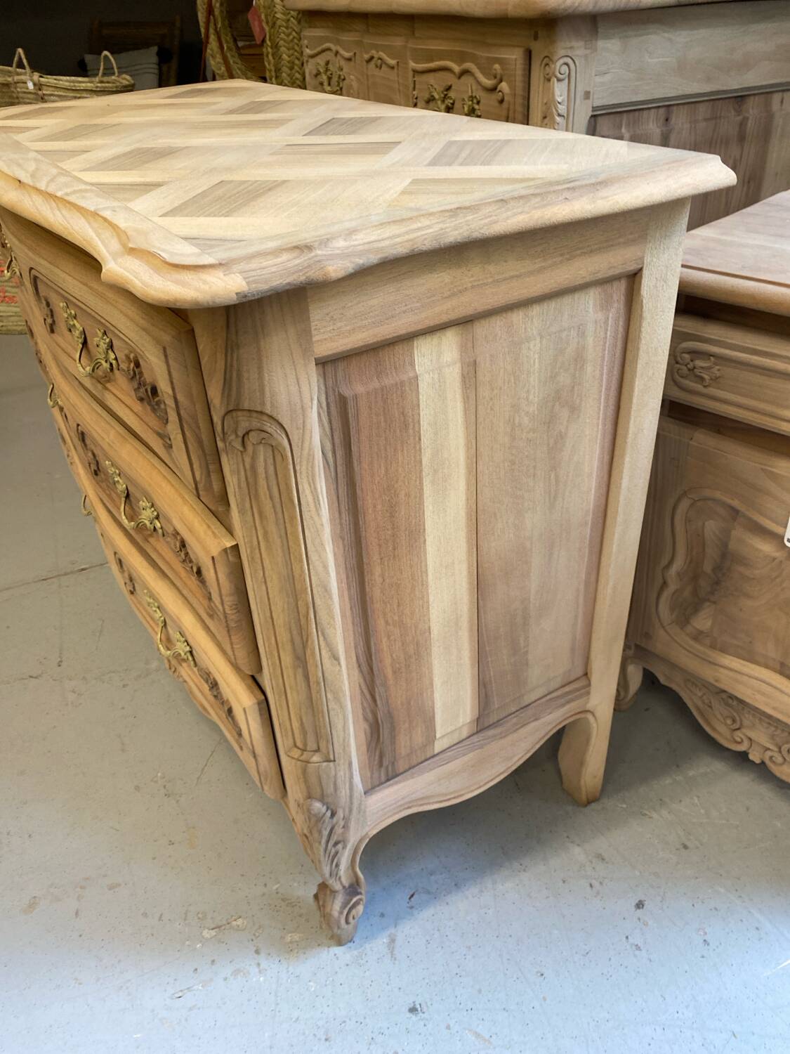Louis XV chest of drawers in raw wood