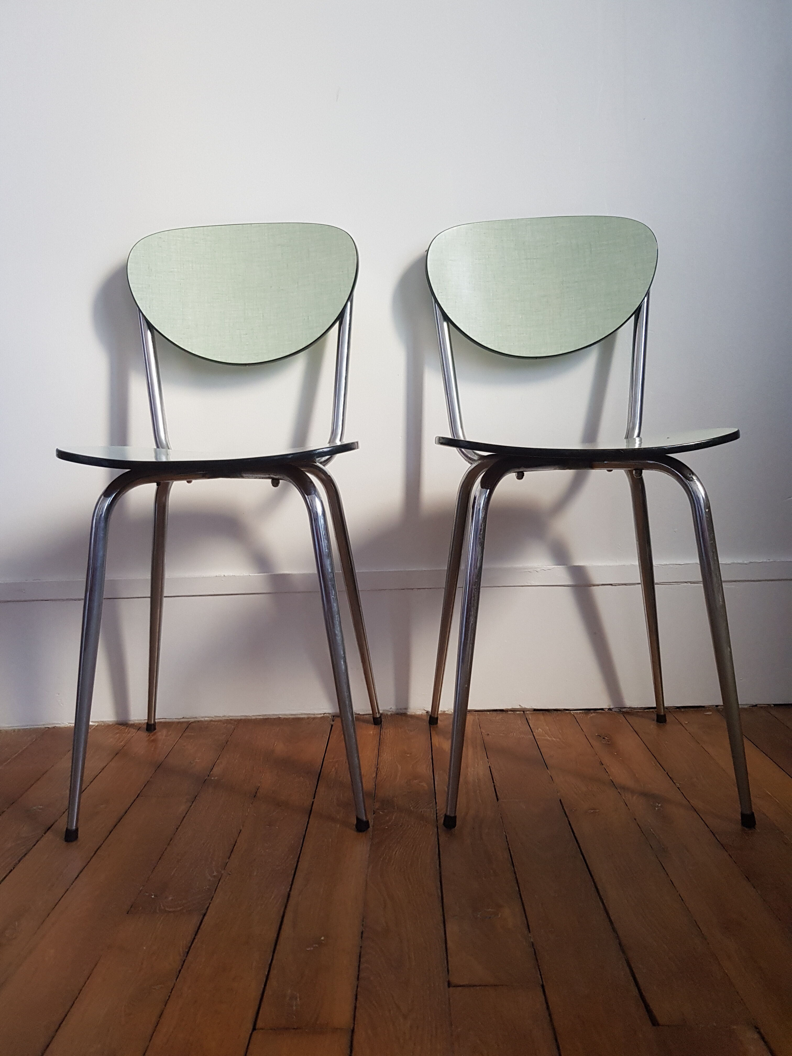 Set of 2 formica chairs