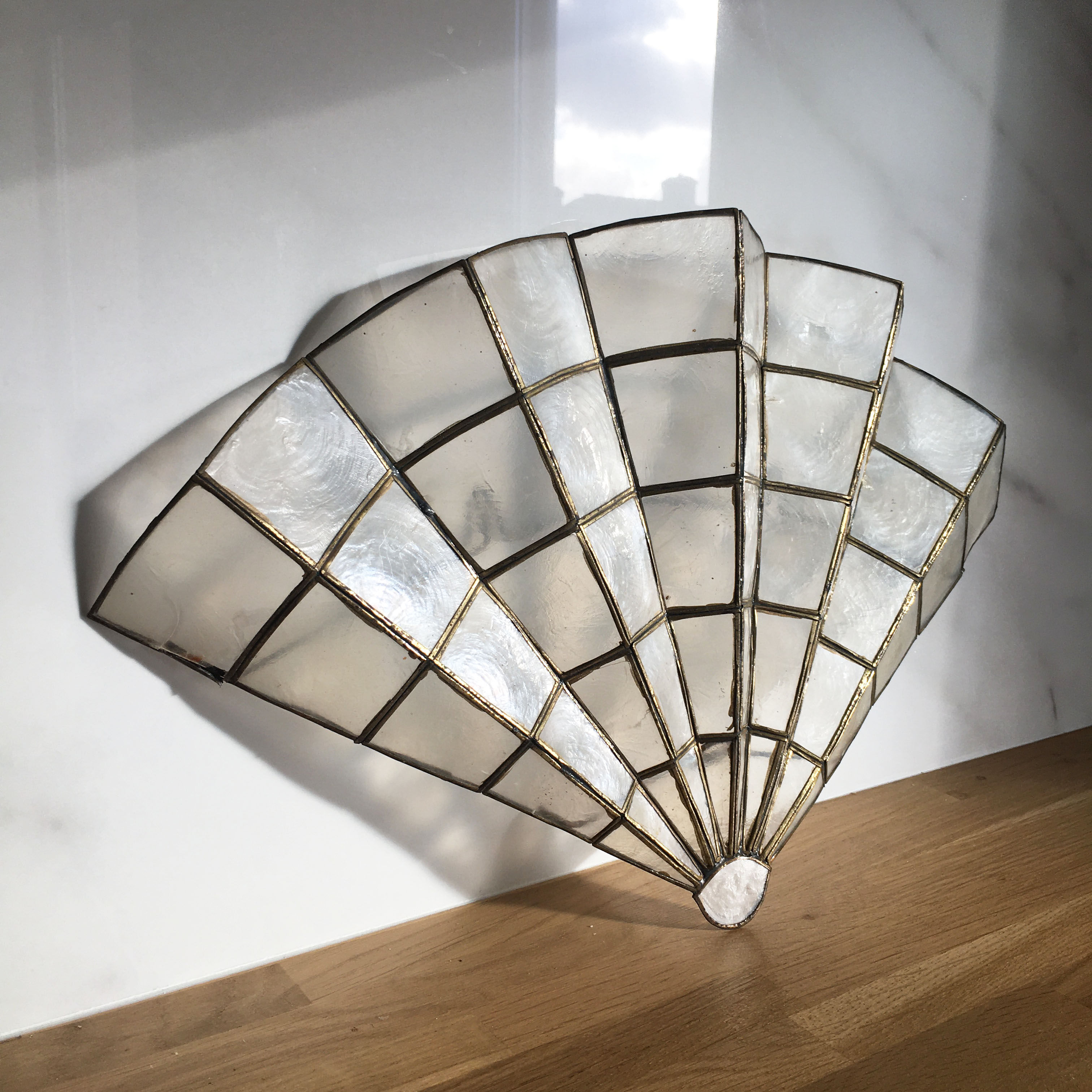 Mother-of-pearl fan sconce