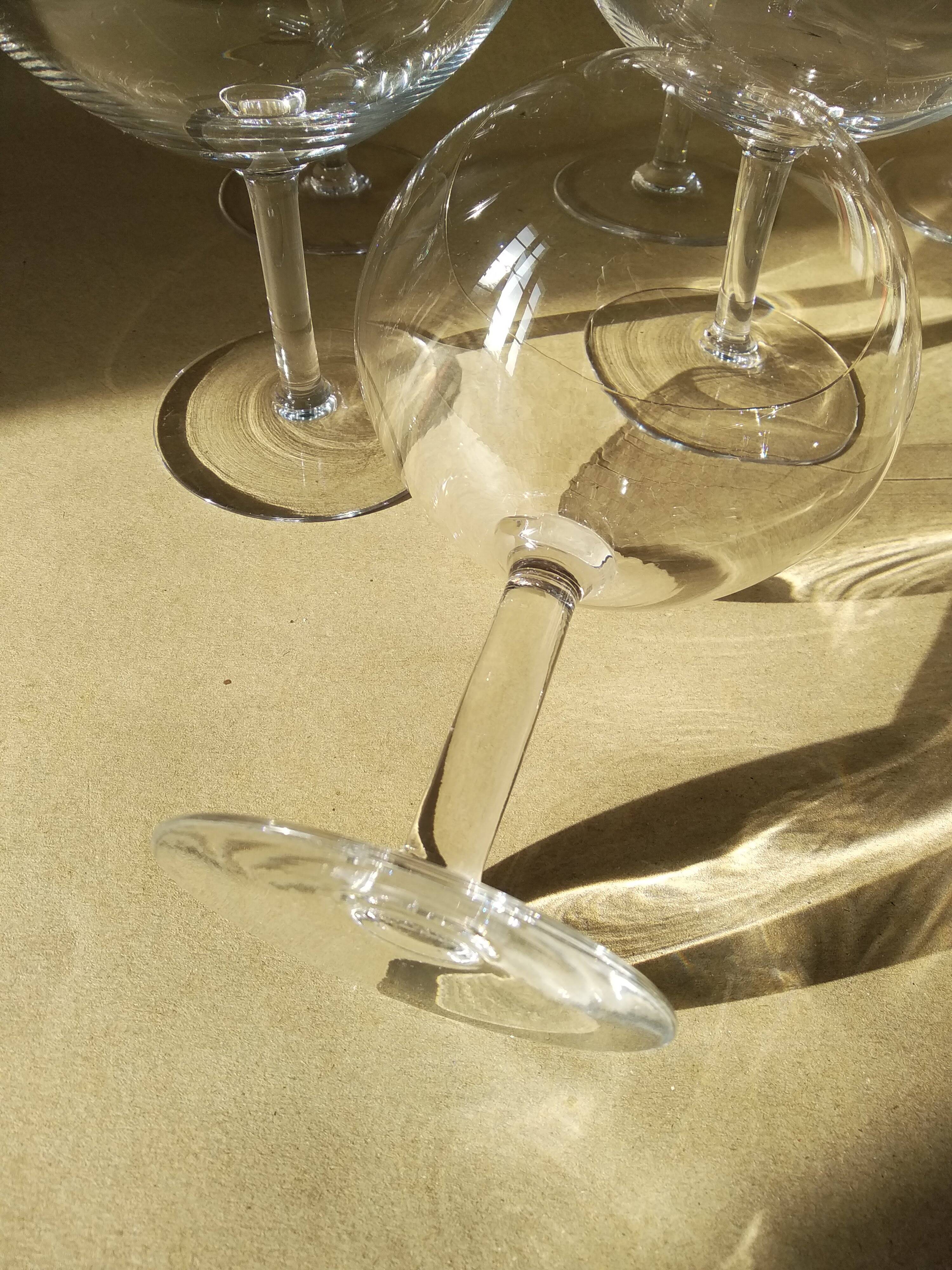 Set of 7 large crystal glasses for wine or cocktail tasting