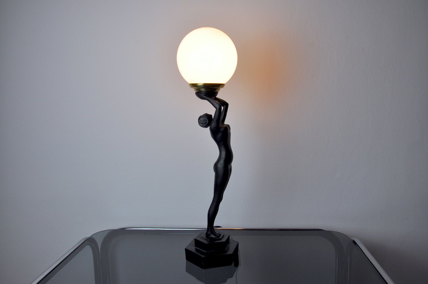 with the Ball lamp by Onices ETH, 1980