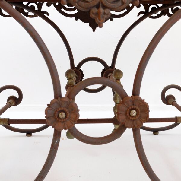 Grande table de boucher française du 19ème siècle en fer forgé et marbre rouge