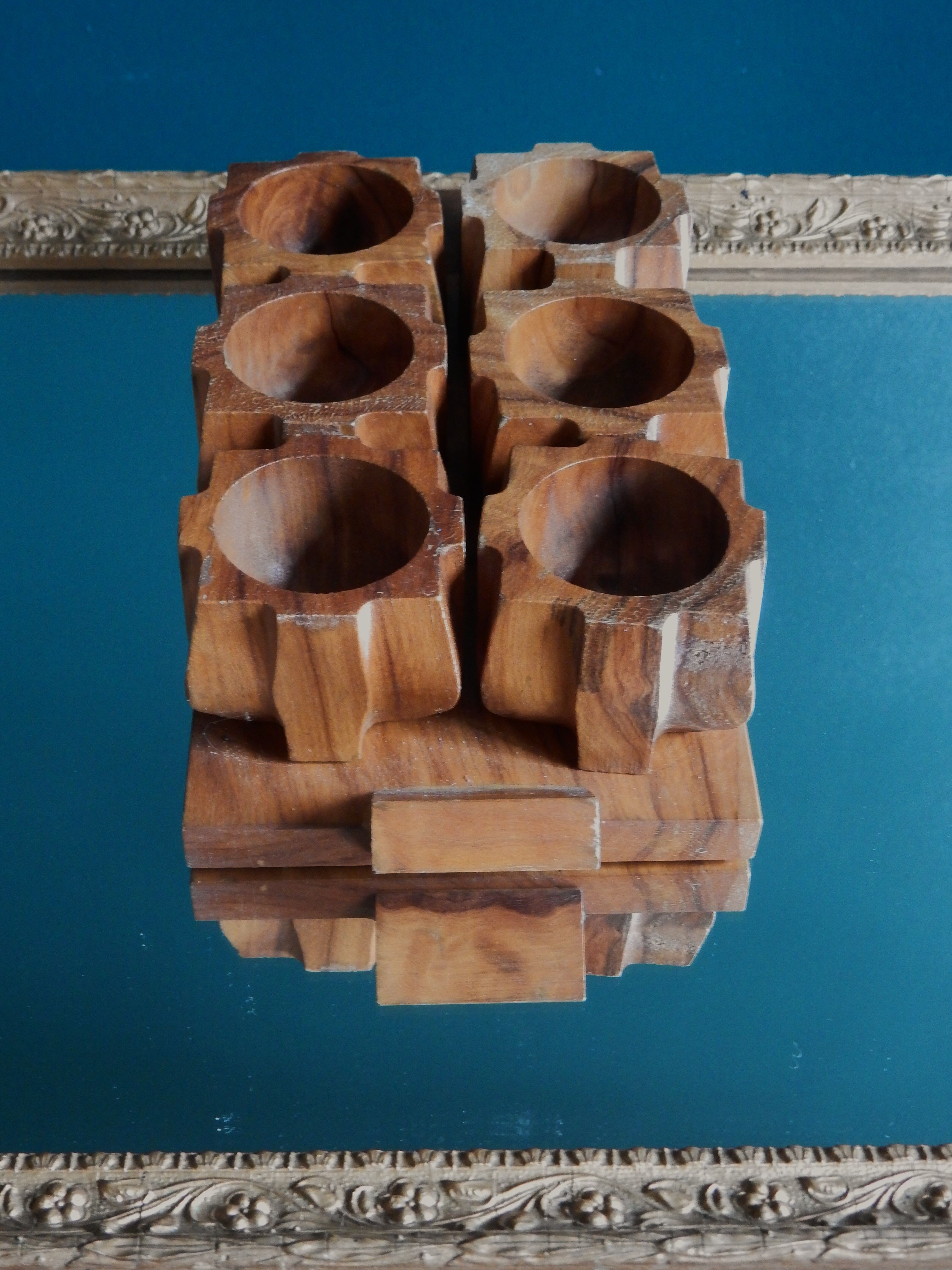 6 egg cups and their olive wood tray