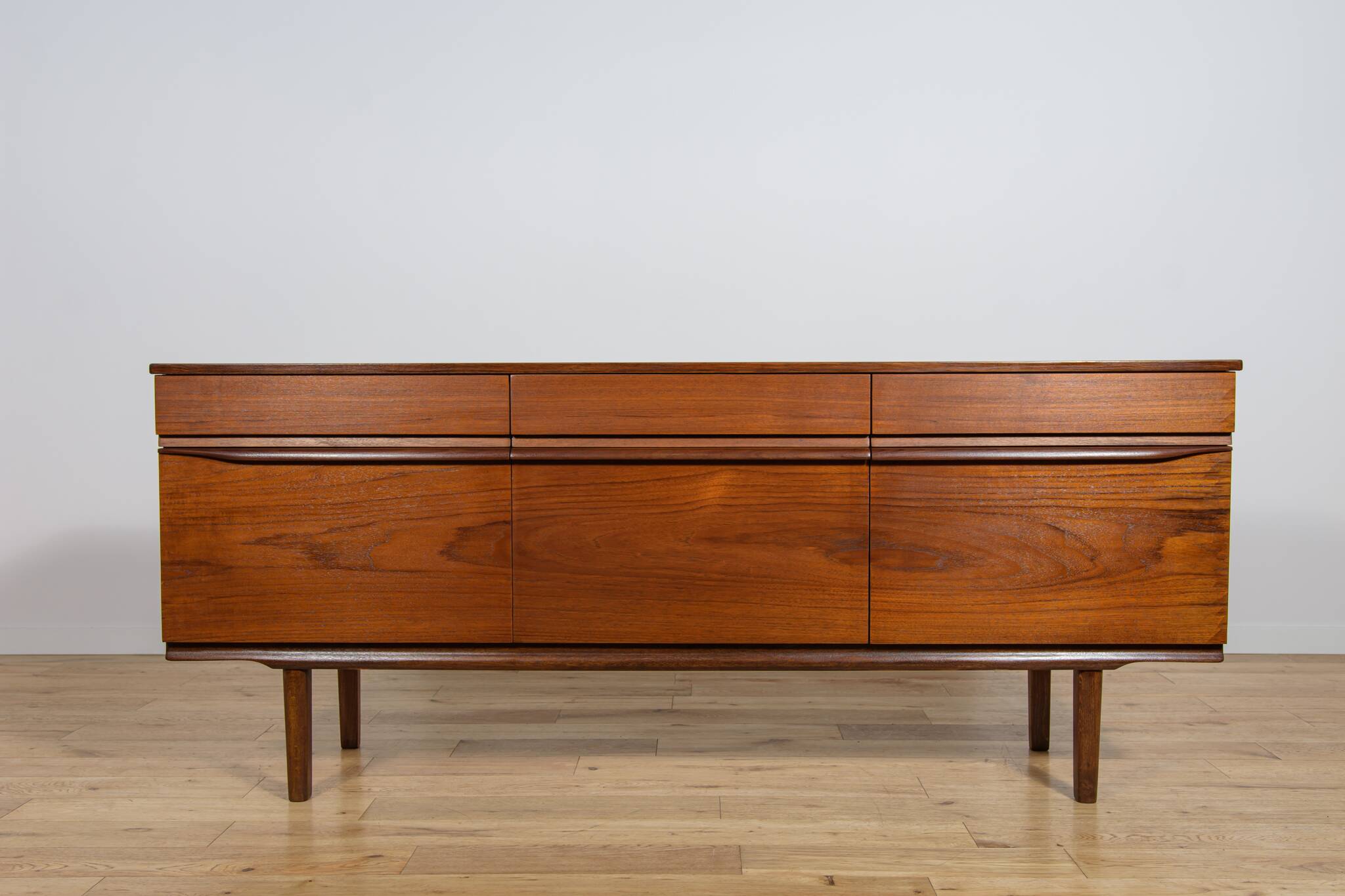 Mid-century modern English teak sideboard from Stonehill, 1960s
