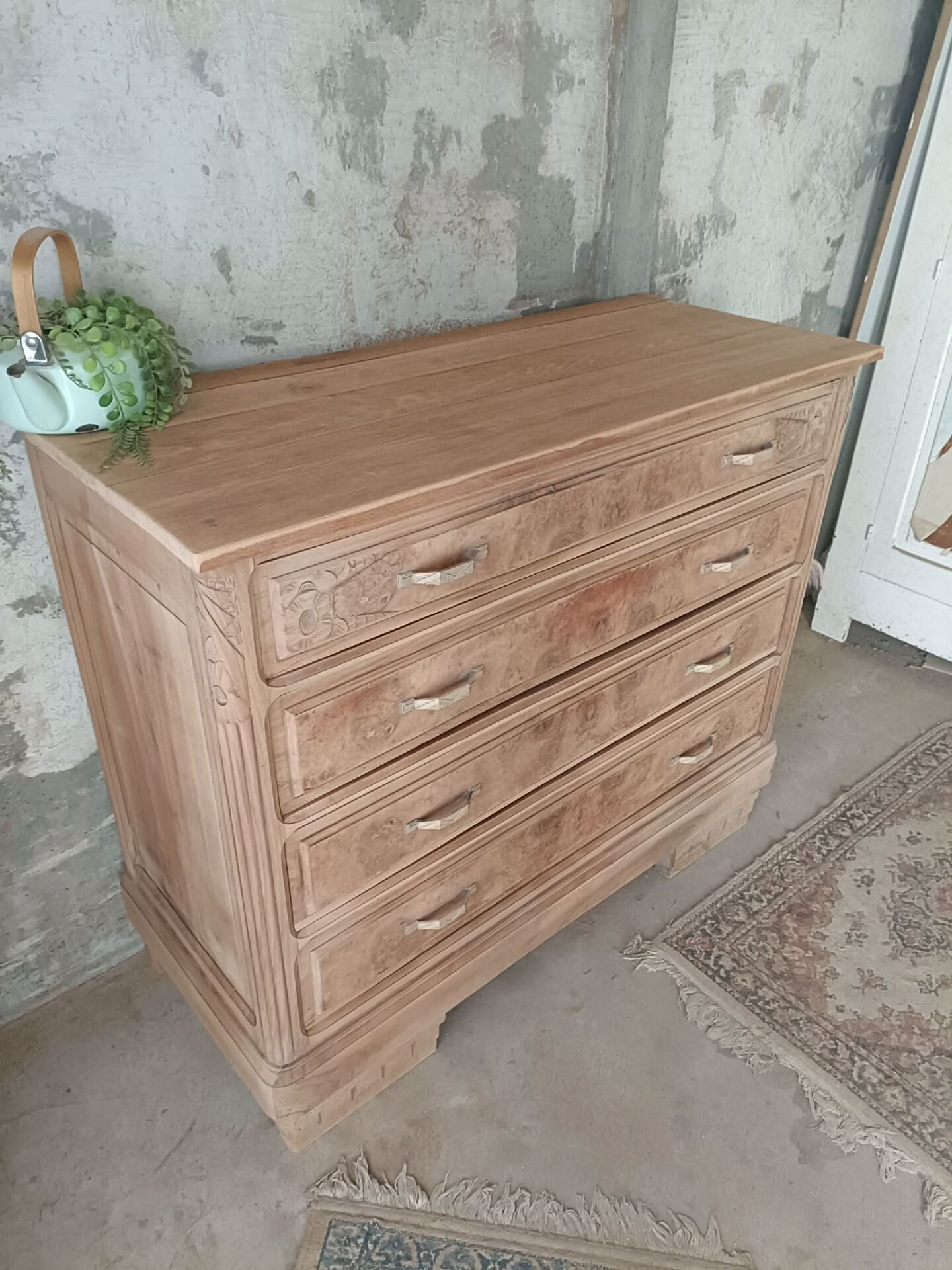 Art Deco chest of drawers