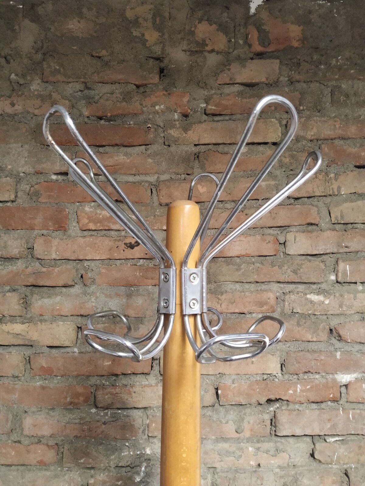 Baumann coat rack