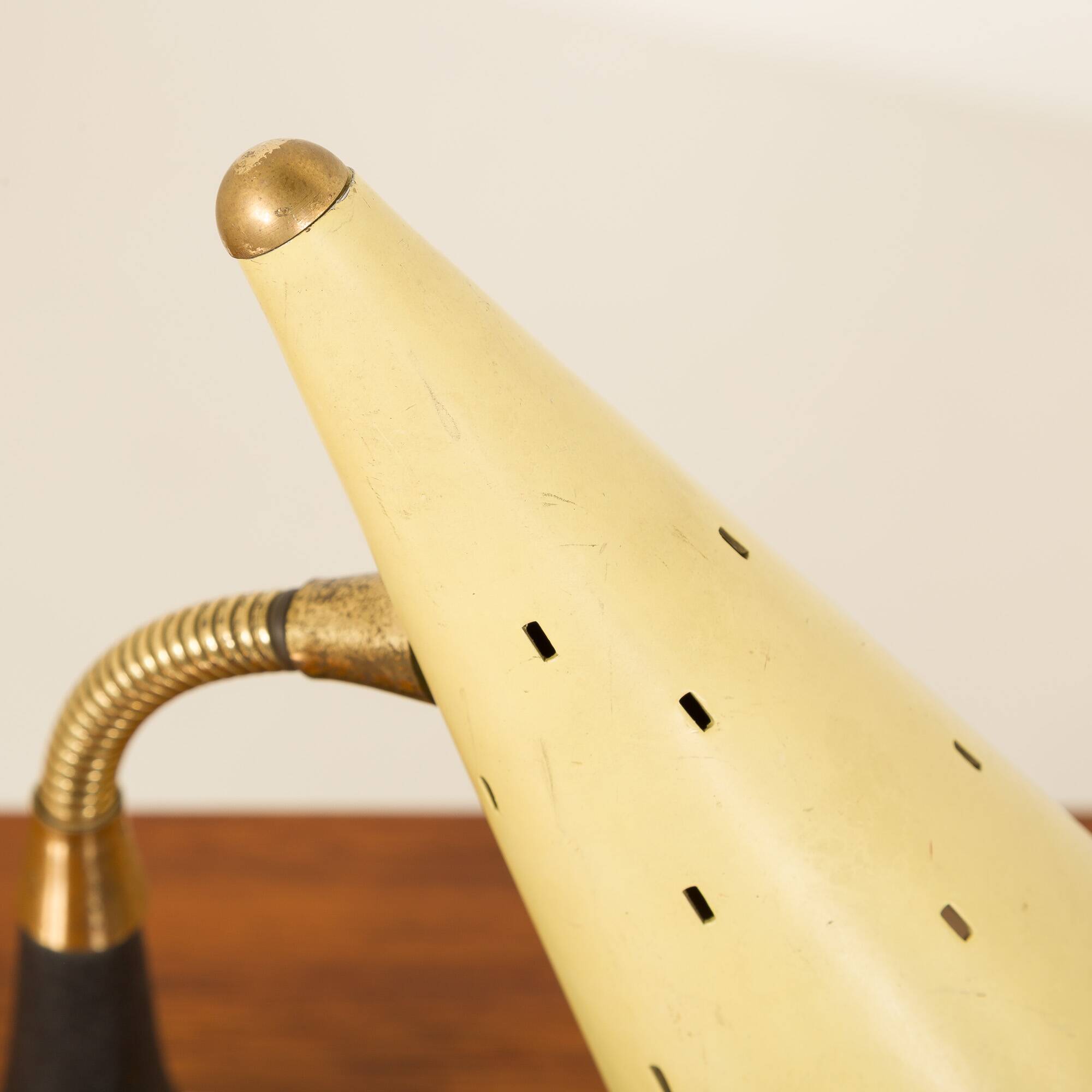 Petite mid century desk lamp, attr. to Stilnovo, Italy 1960s