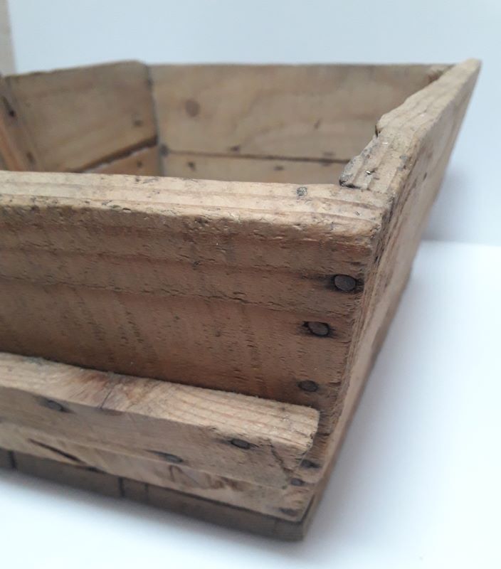 Wooden box trapezoidal