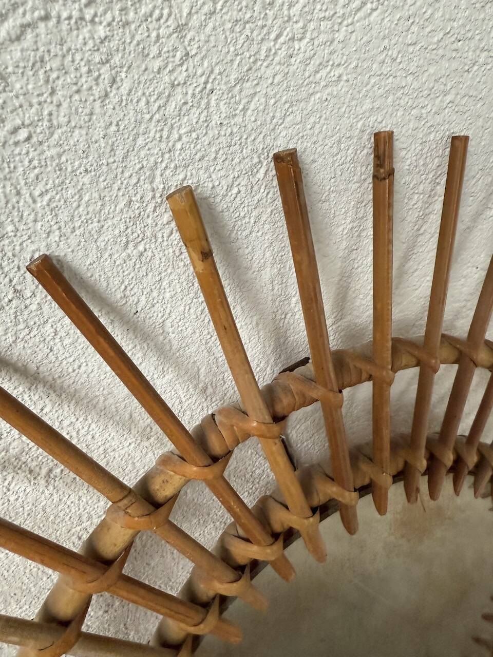 Paire de miroirs rotin années 60