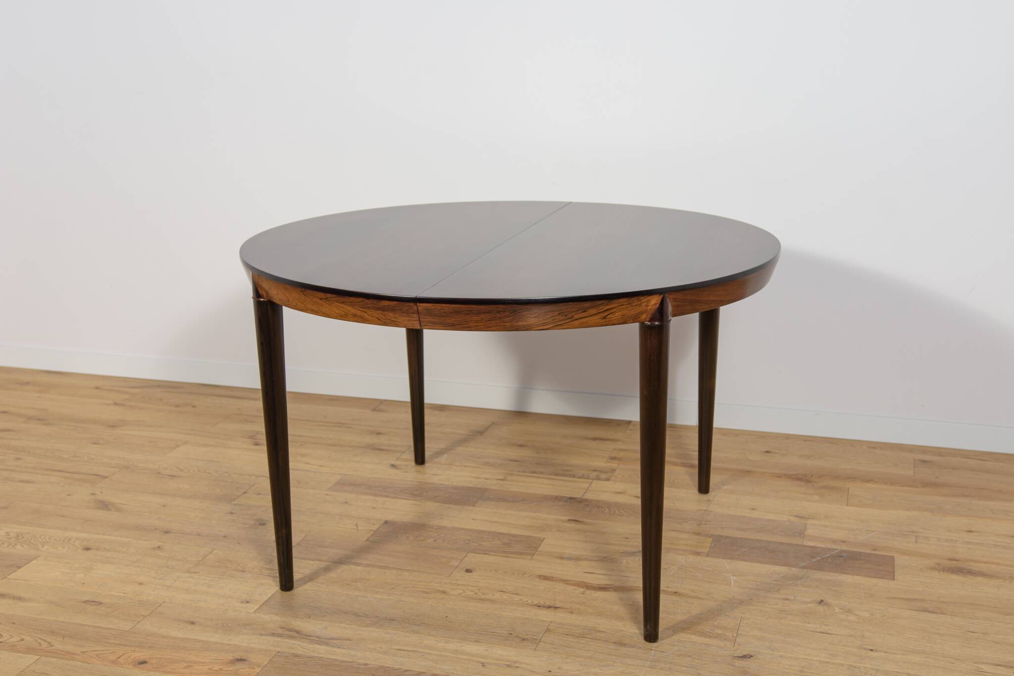Mid-Century Round Rosewood Dining Table Model 71 by Severin Hansen for Hasl