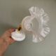 Applique tulipe vintage en opaline blanche