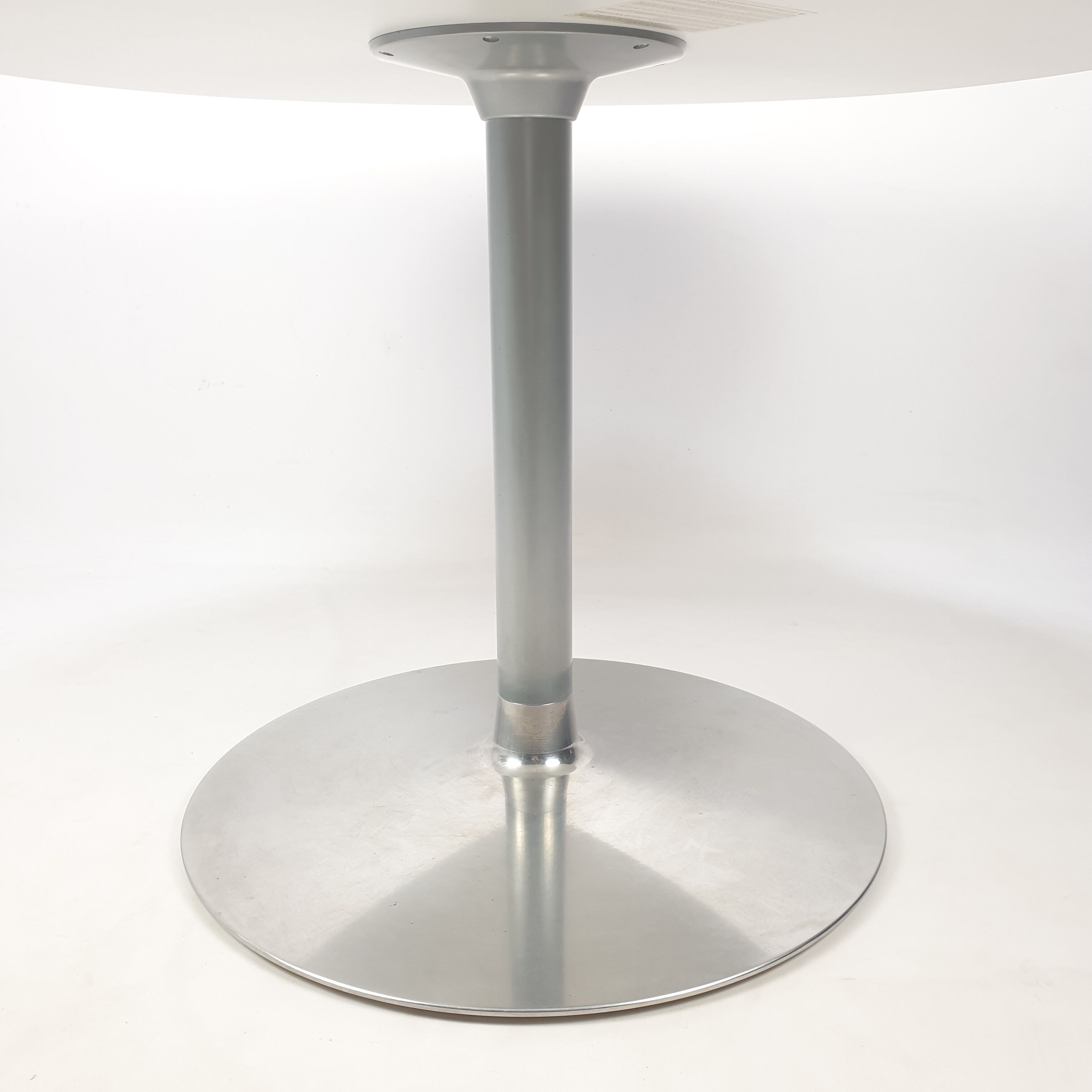Round dining table by Pierre Paulin for Artifort, 1980s