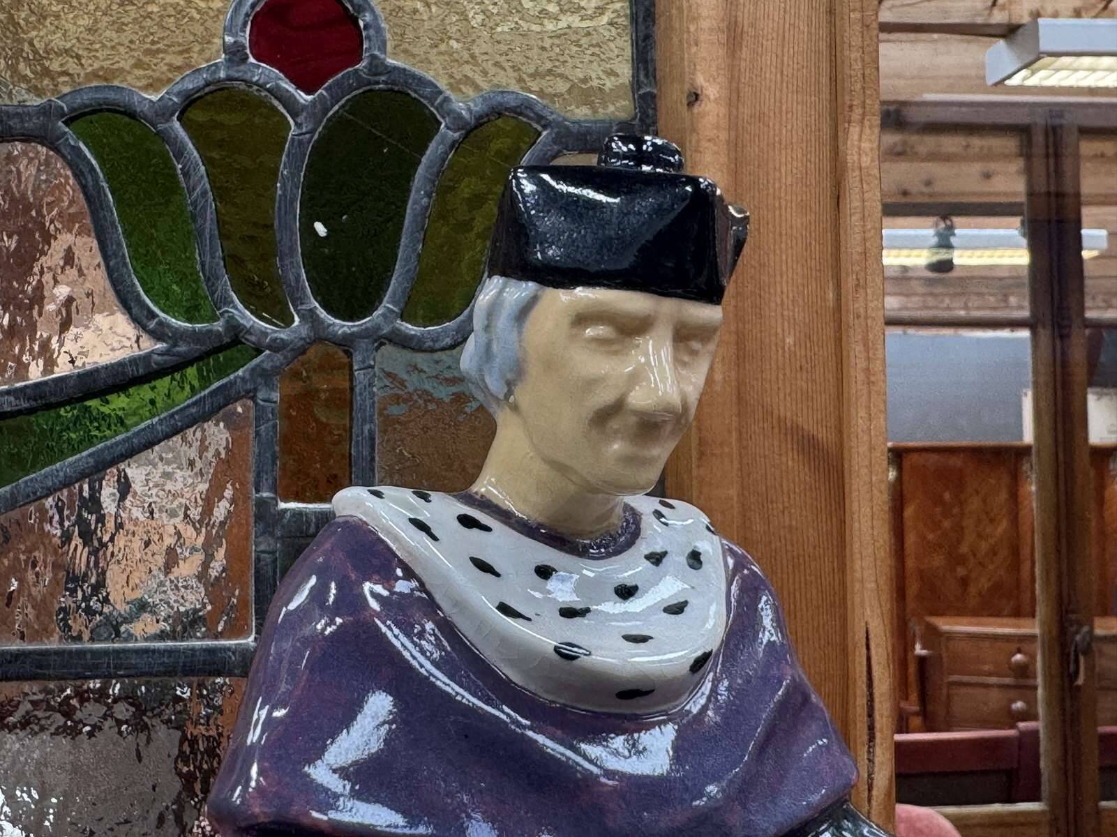 Saint Yves in Quimper faience from the 1930s by Jos Kervella.