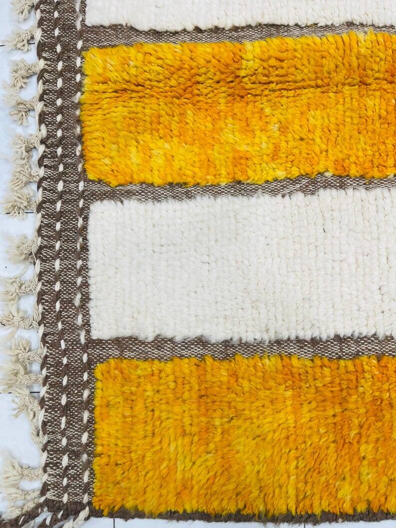 Unique handmade artisan rug 250cm x 150cm