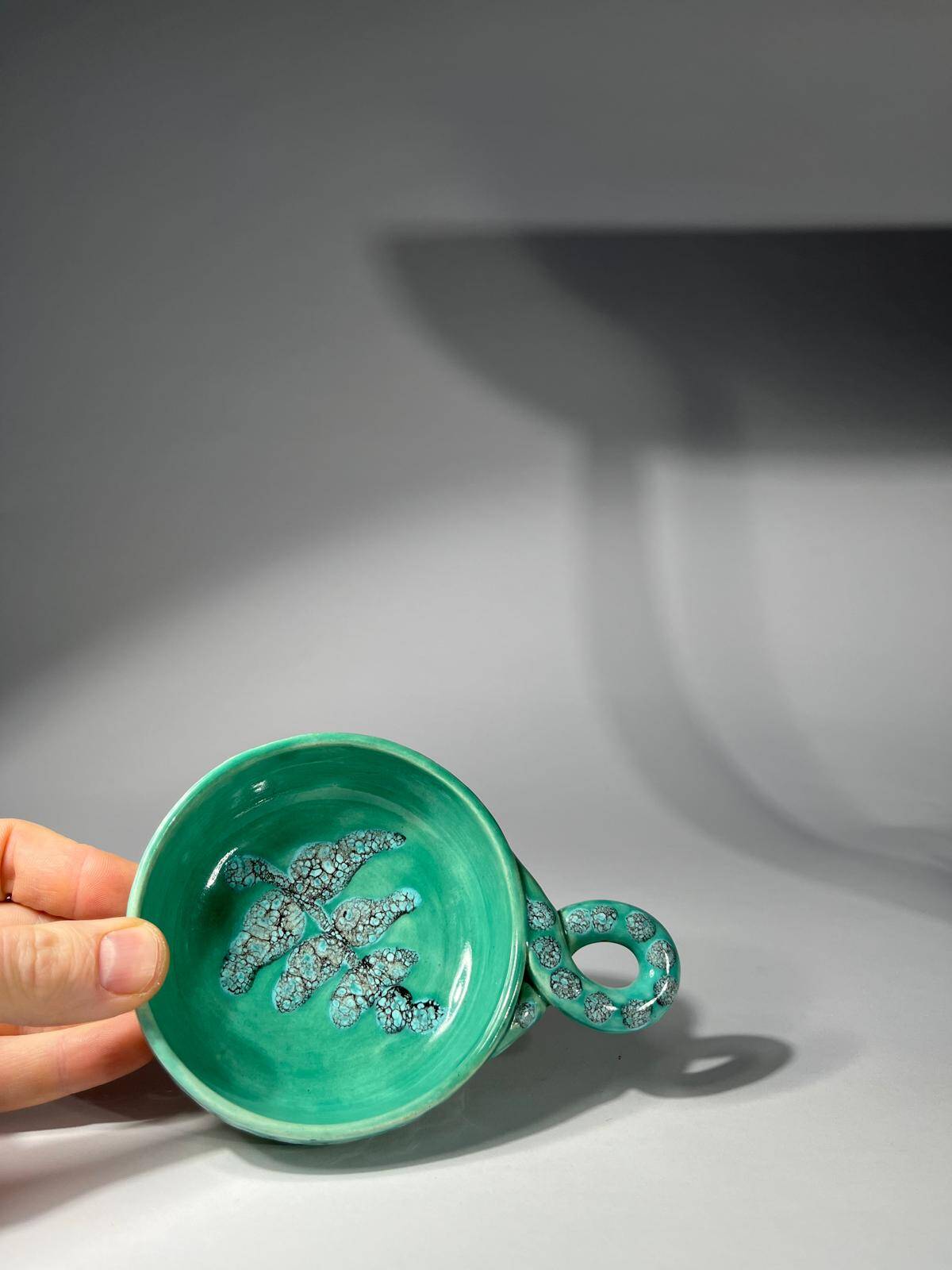 Set of 8 ceramic bowls with leaf decoration, signed Nissy Annecy, vintage