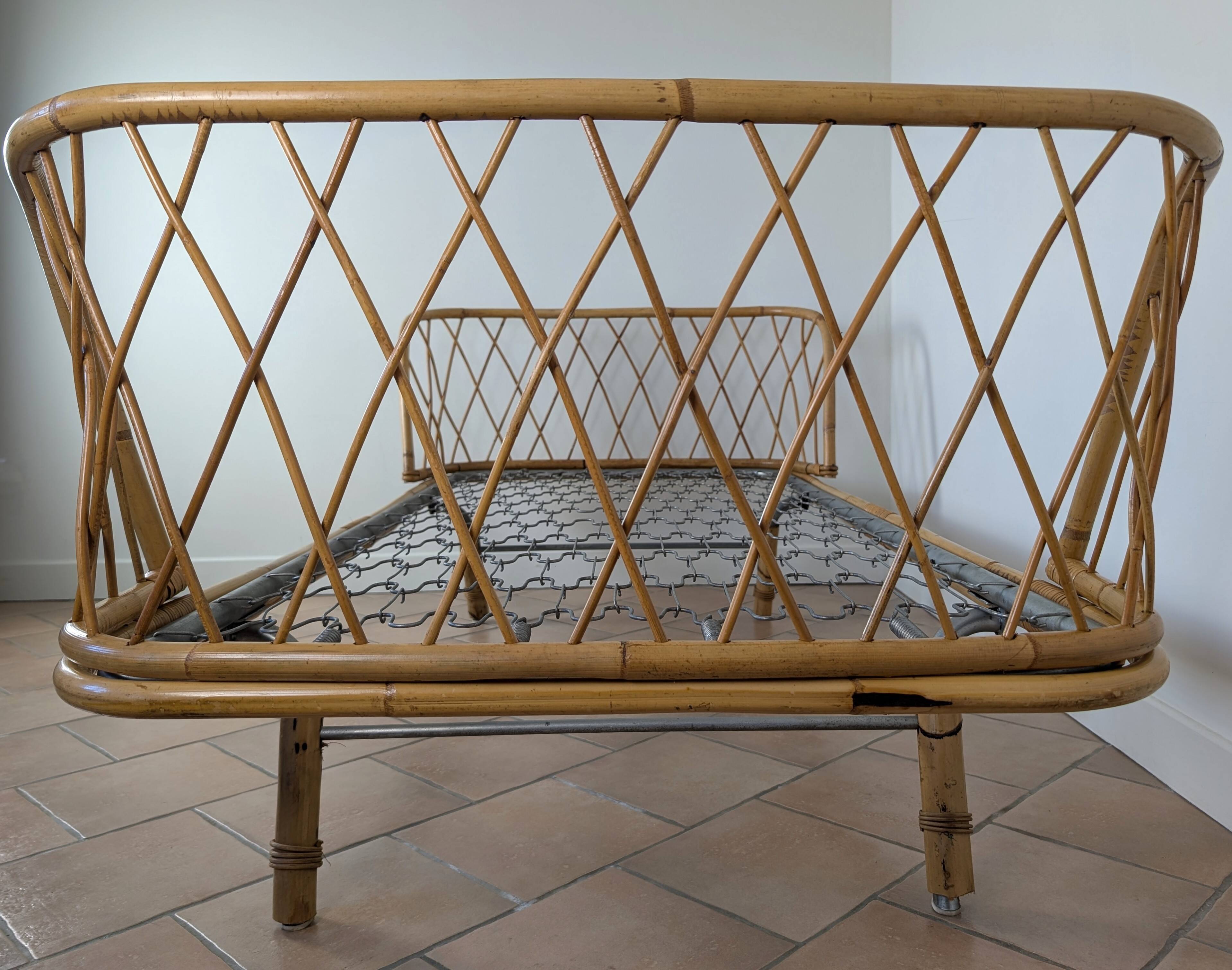Woven rattan basket