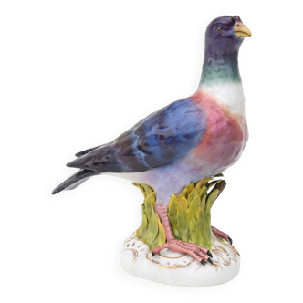 Statuette en porcelaine de Vienne représentant un pigeon voyageur
