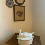 Oven dish in porcelain shaped like a pheasant