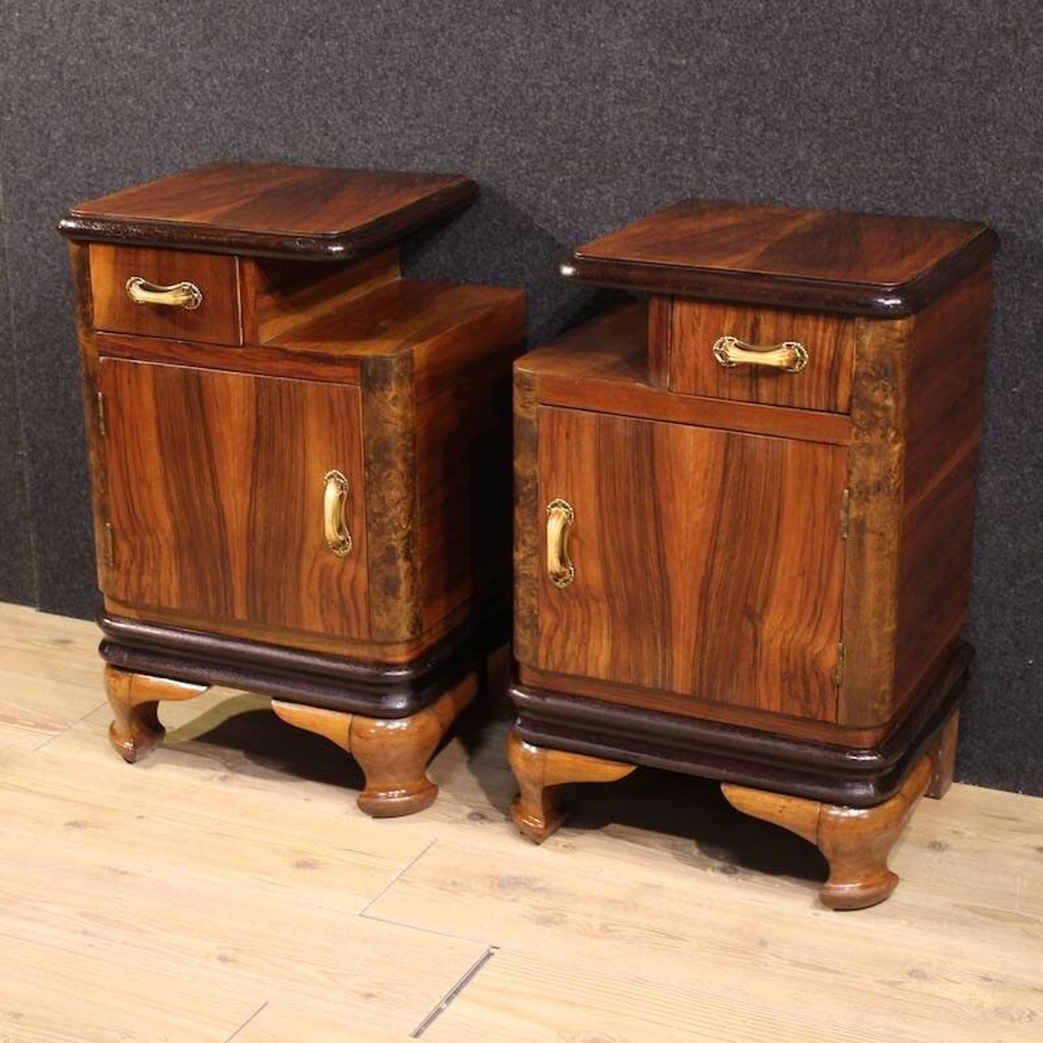 Paire de tables de chevet italiennes, 20e siècle