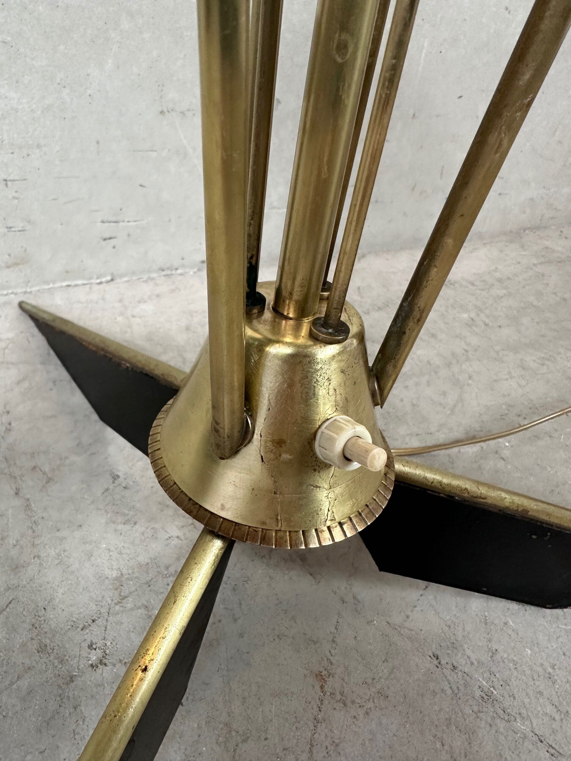 Vintage brass floor lamp – Lunel