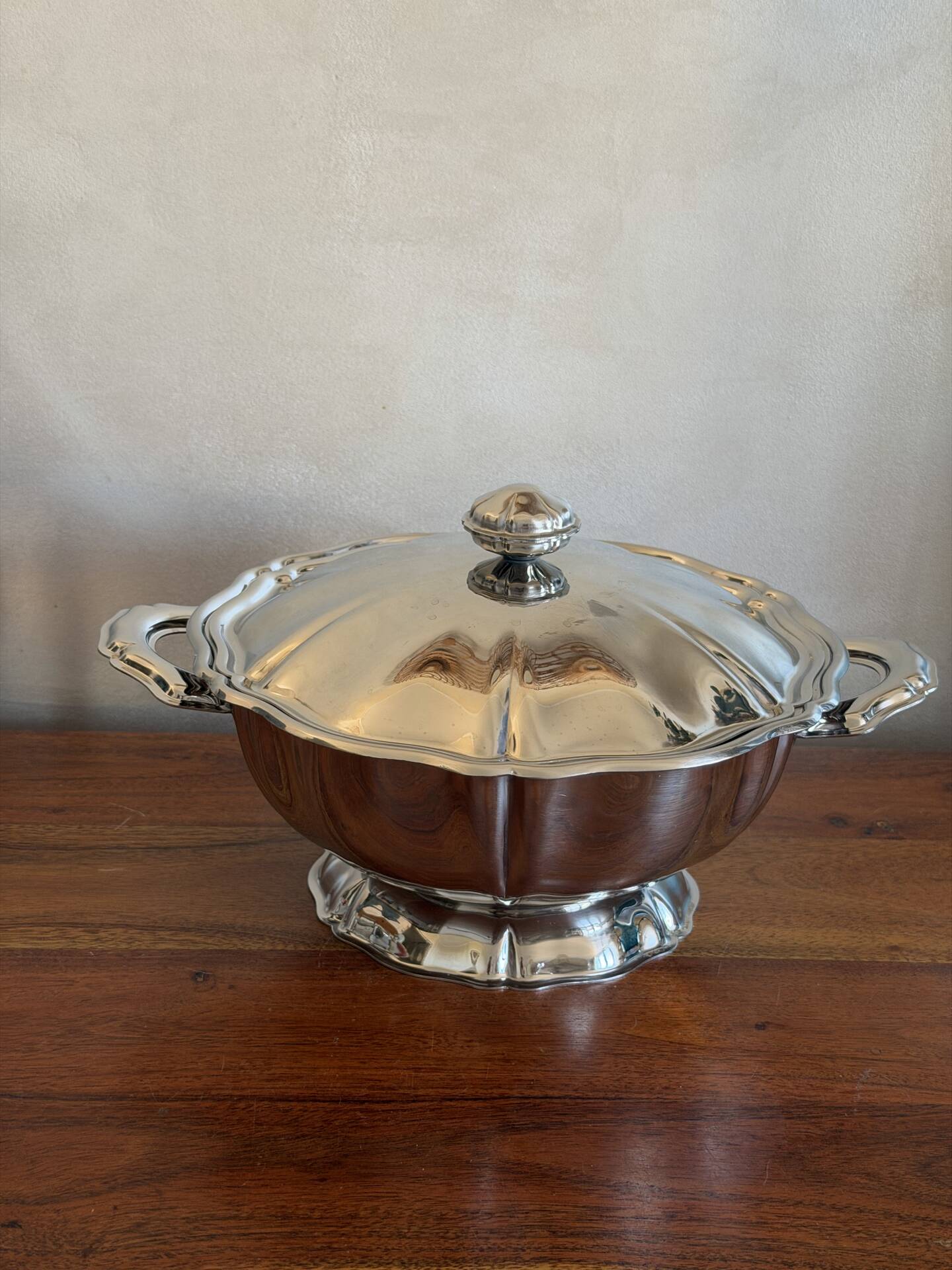 Silver-plated soup tureen