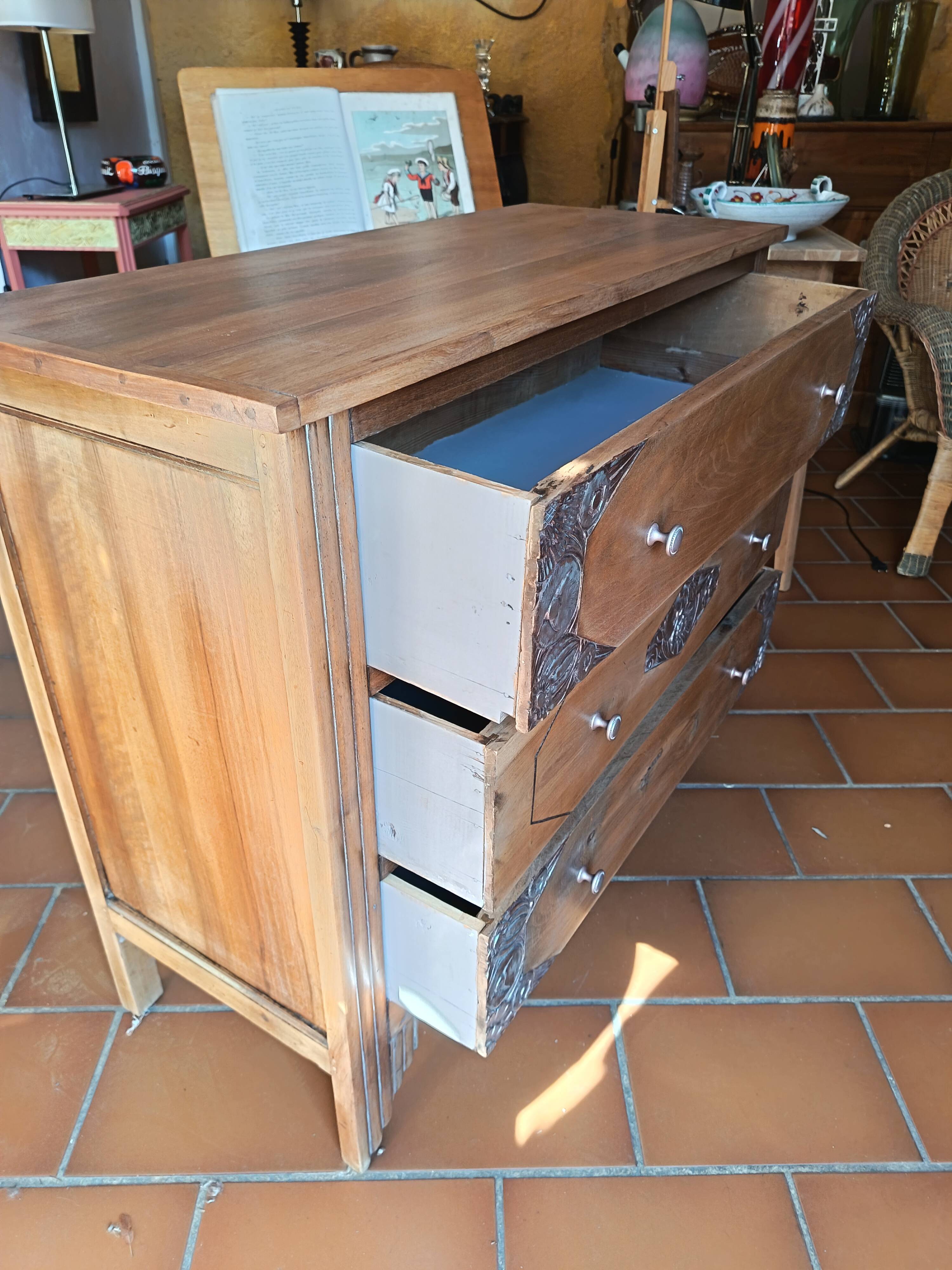 Art Deco chest of drawers