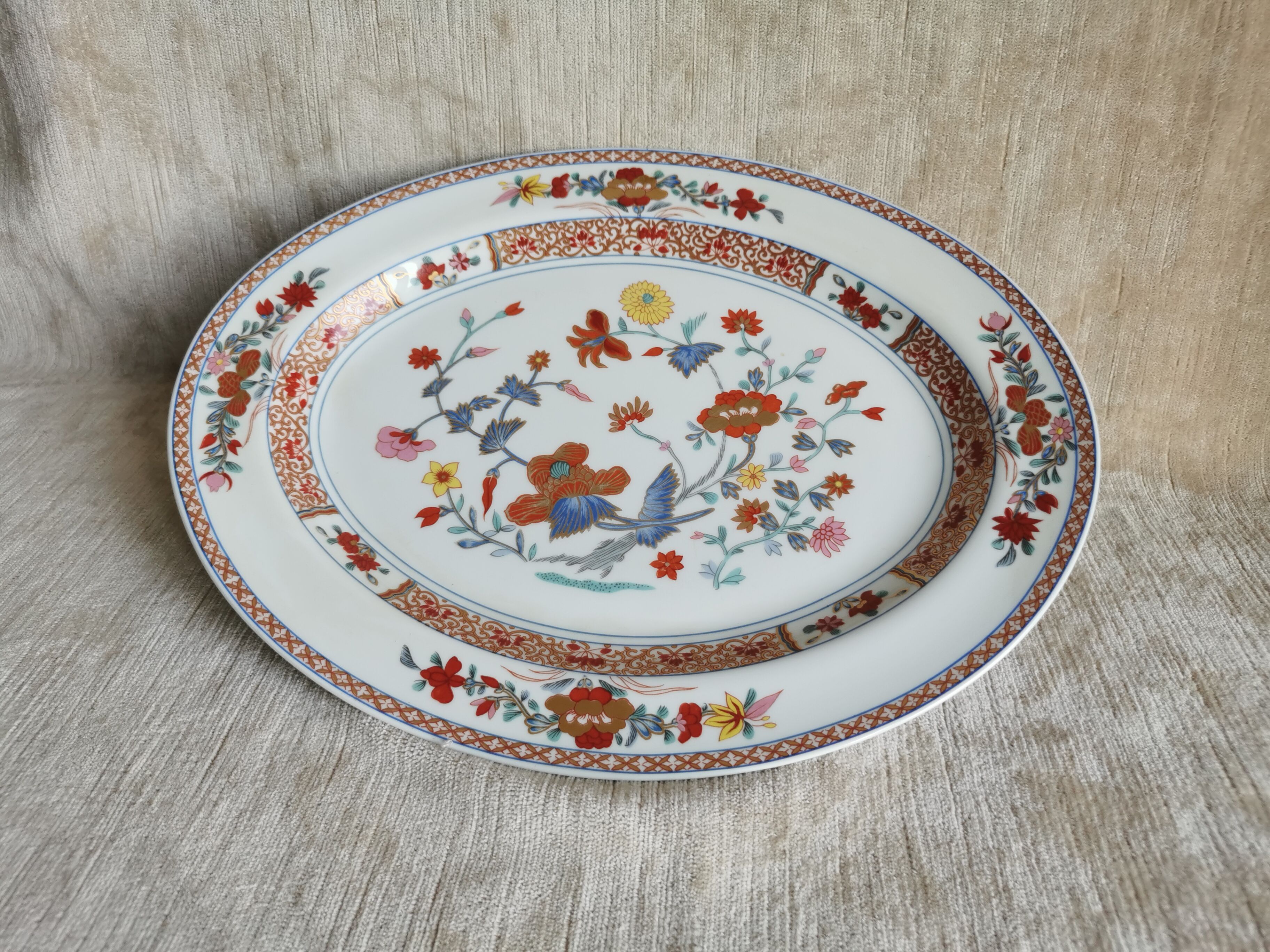 Oval dish in Limoges porcelain Bernardaud model Pondicherry