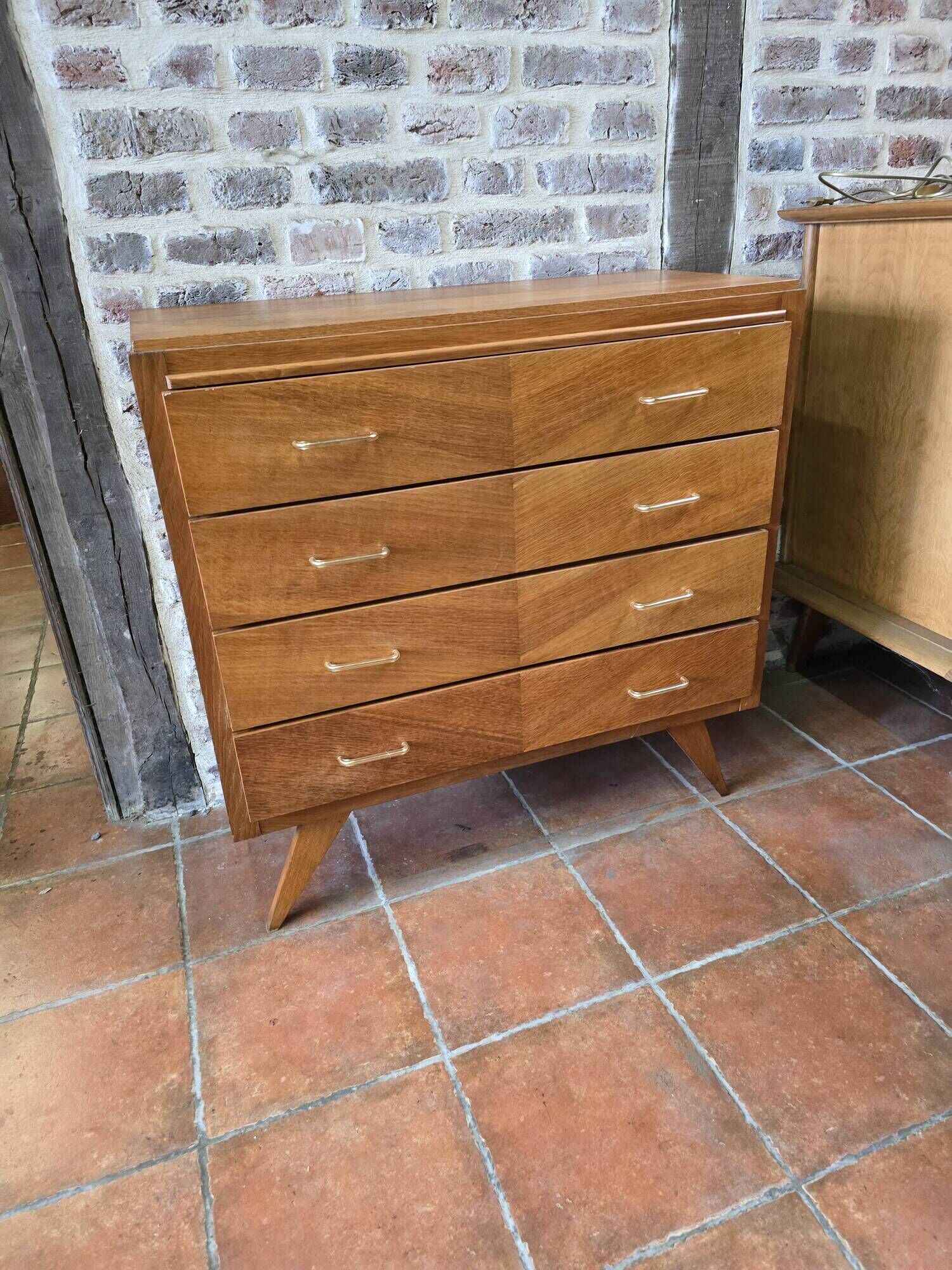 Vintage chest of drawers from the 60s in oak