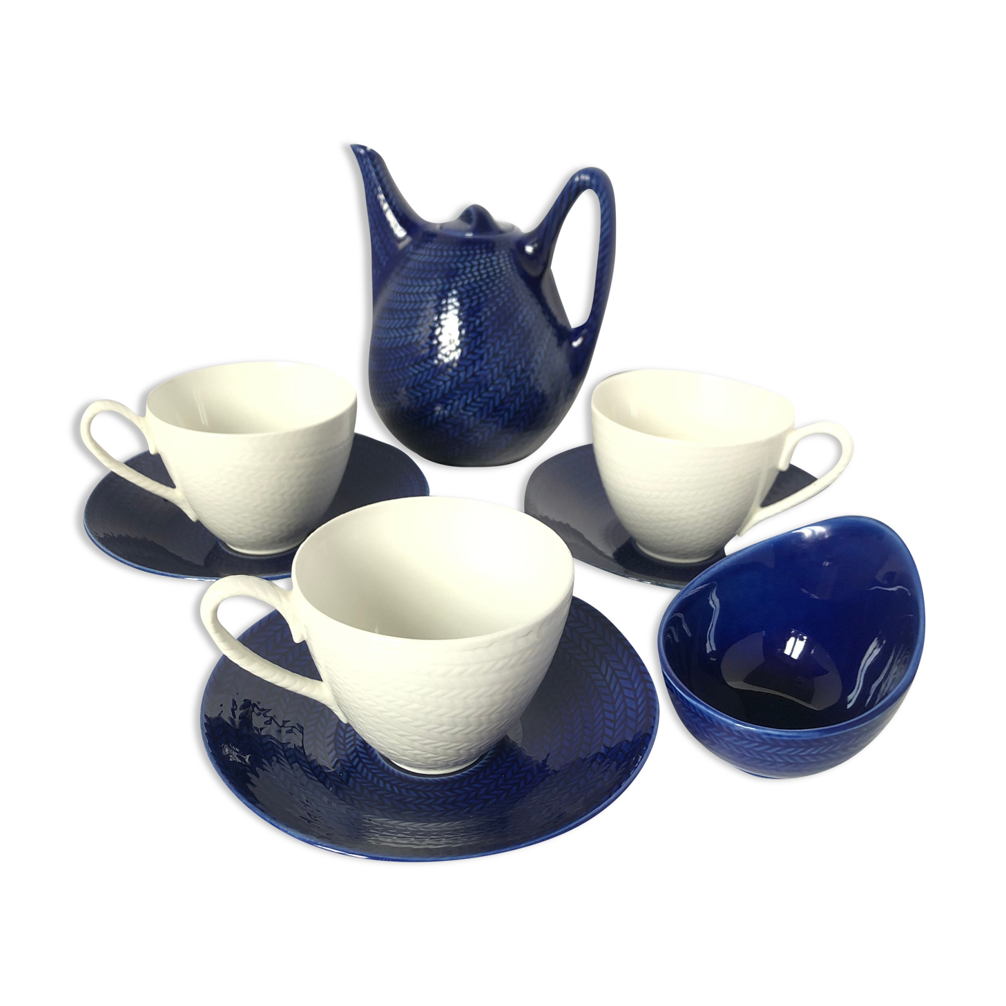 Cups, saucers, coffee maker by Herta Bengtsson Blå eld, Blue fire Rörstrand Sweden 1951-1971