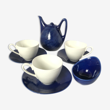 Cups, saucers, coffee maker by Herta Bengtsson Blå eld, Blue fire Rörstrand Sweden 1951-1971