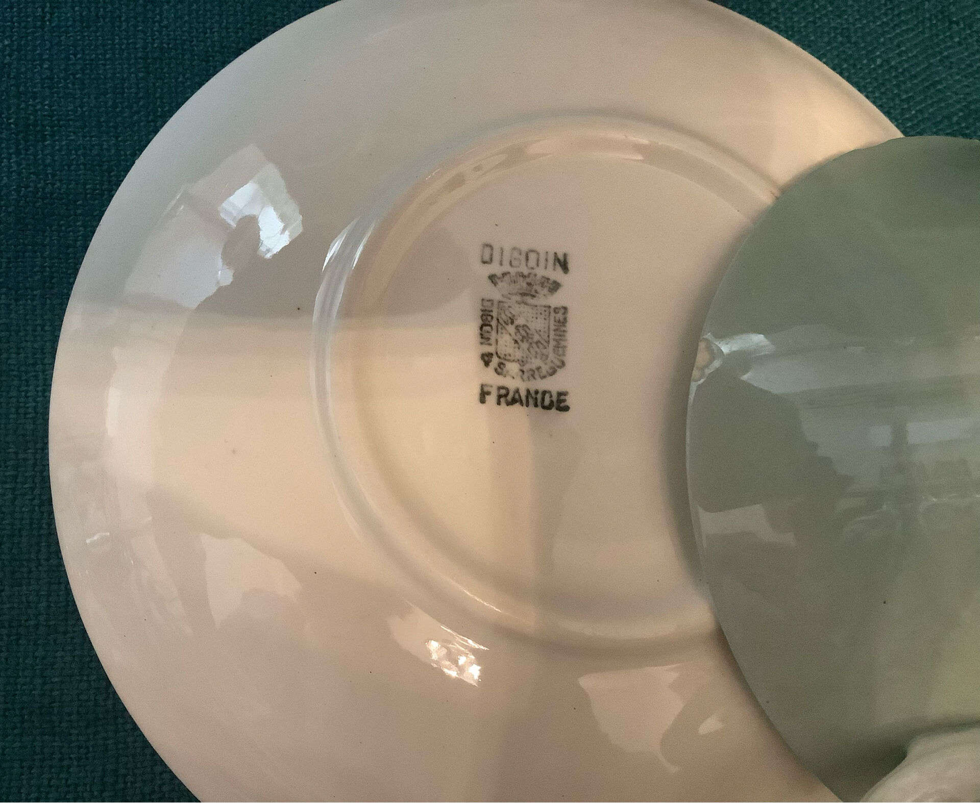 Cups + Saucers + Jug + Bird
