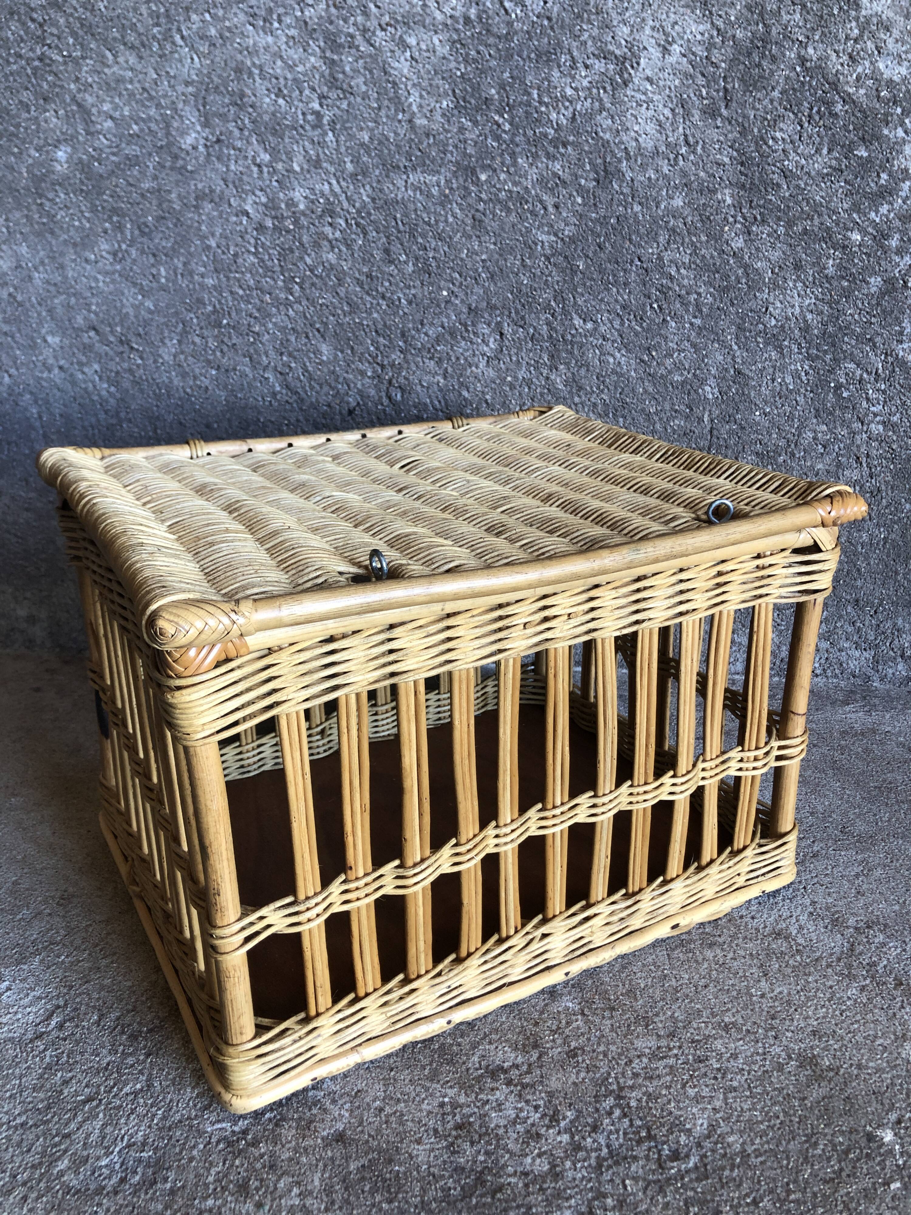 Petit coffre en rotin vintage